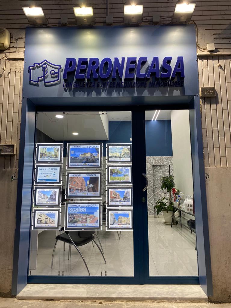Agenzia  immobiliare Peronecasa Vetrina